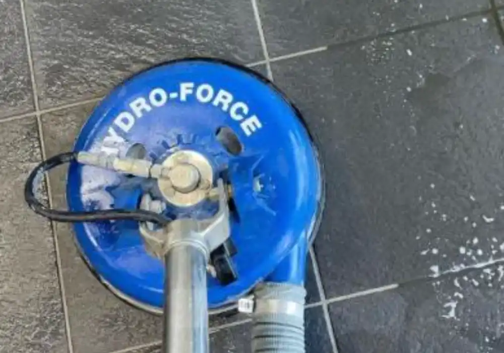 Demonstration of water pressure and extraction by Hydro-Force SX-15 on tiles